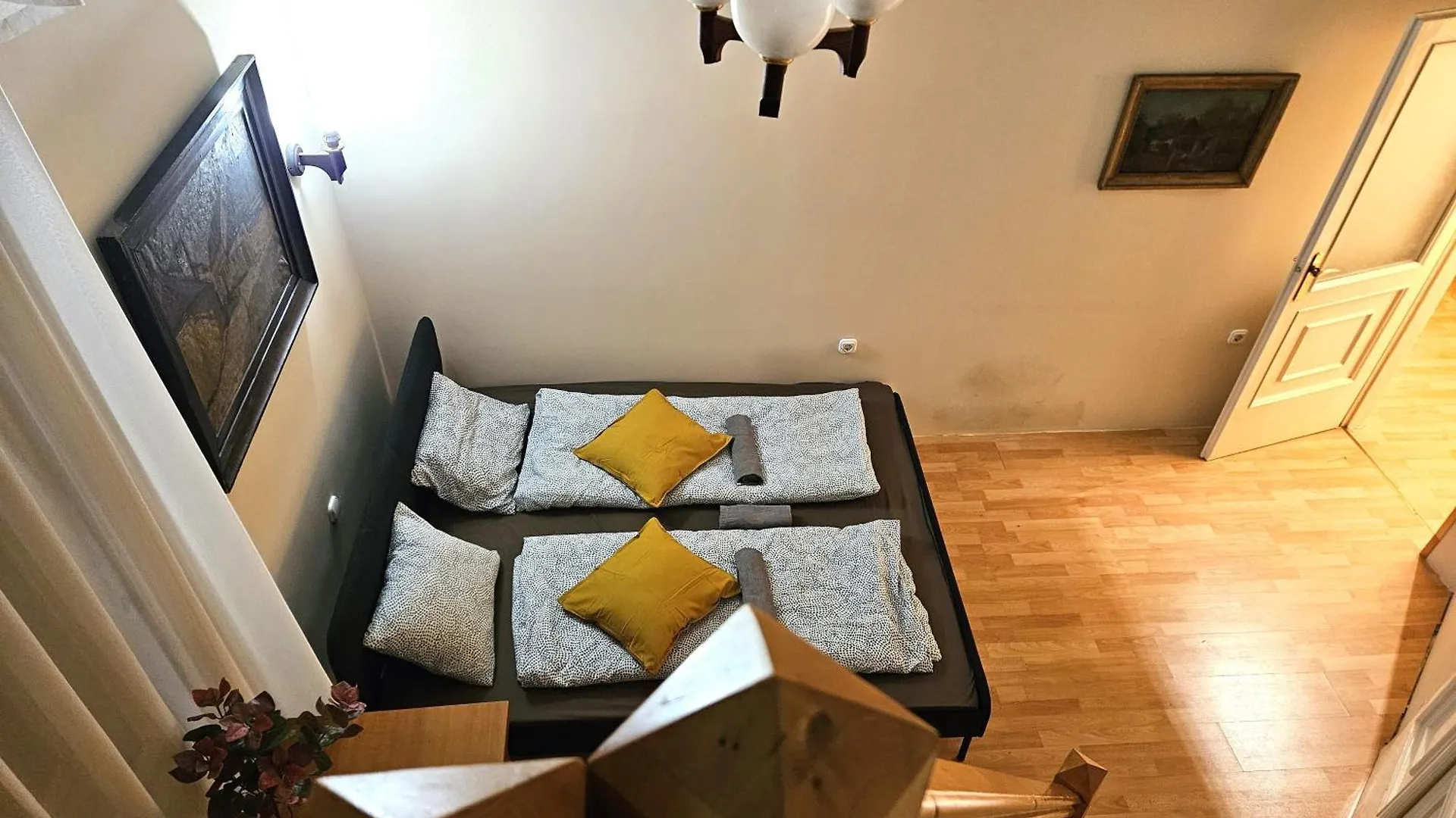 Cozy Apartment And Rooms Near Kalvin Square Budapest