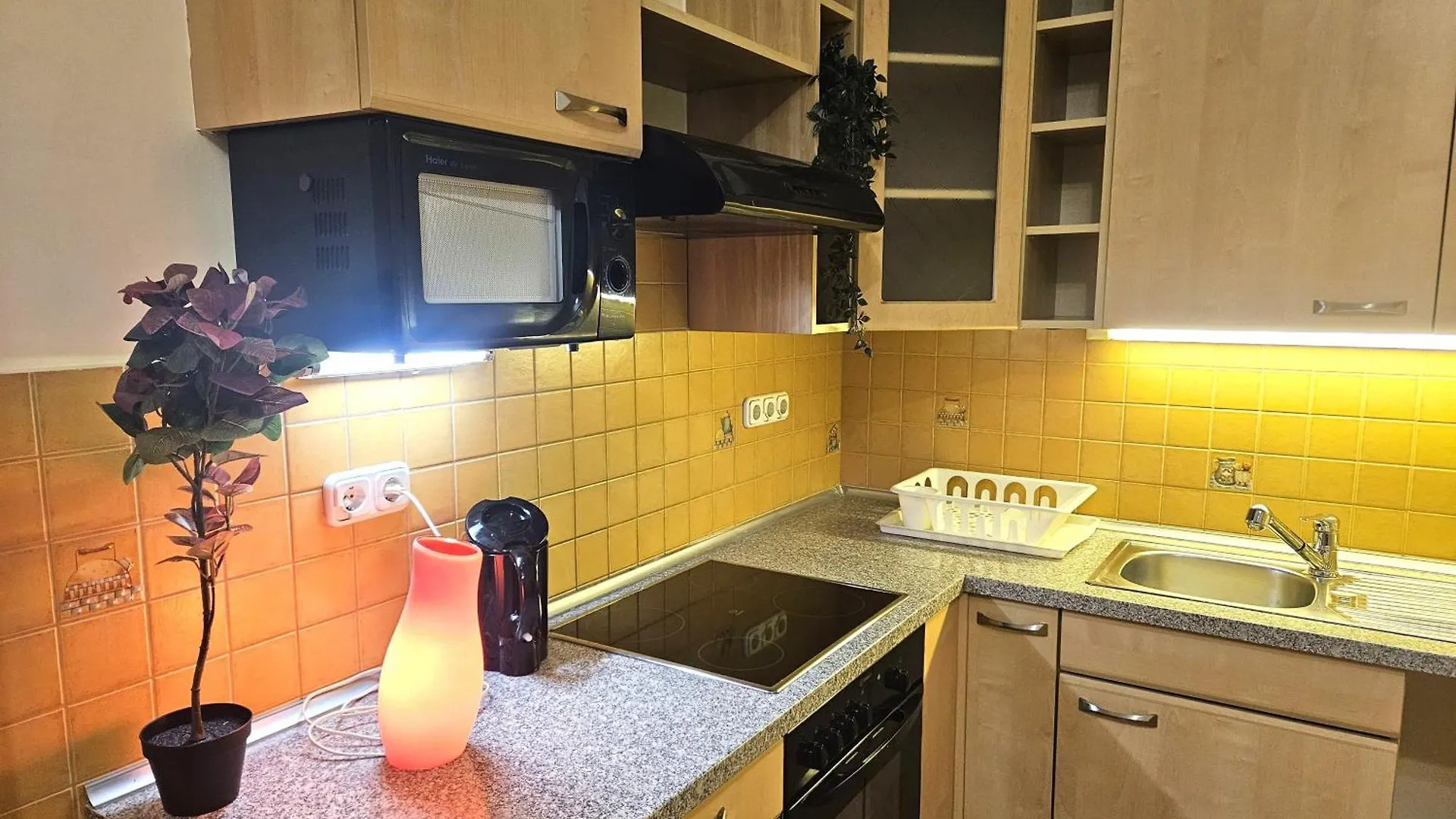 Cozy Apartment And Rooms Near Kalvin Square Budapest