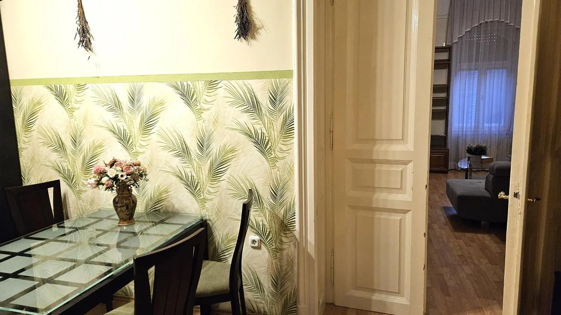Cozy Apartment And Rooms Near Kalvin Square Budapest
