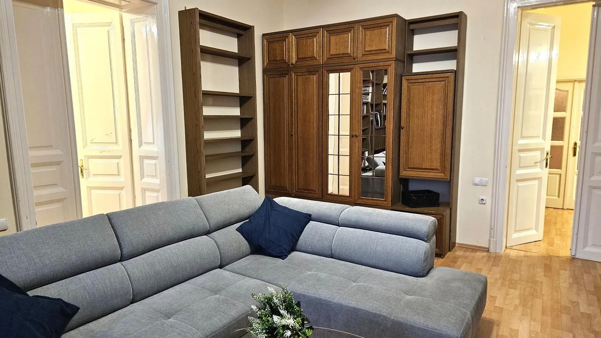 Cozy Apartment And Rooms Near Kalvin Square Budapest