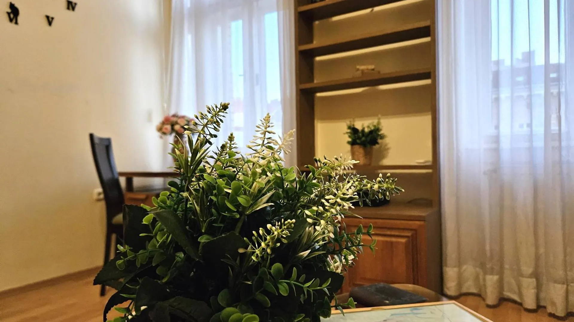Cozy Apartment And Rooms Near Kalvin Square Budapest