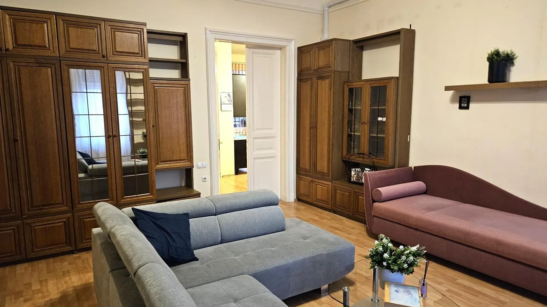 Cozy Apartment And Rooms Near Kalvin Square Budapest