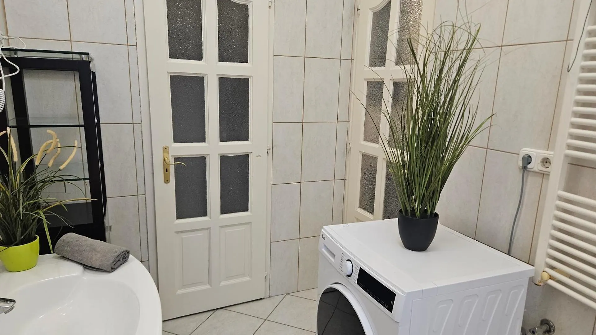 Cozy Apartment And Rooms Near Kalvin Square Budapest 0*,