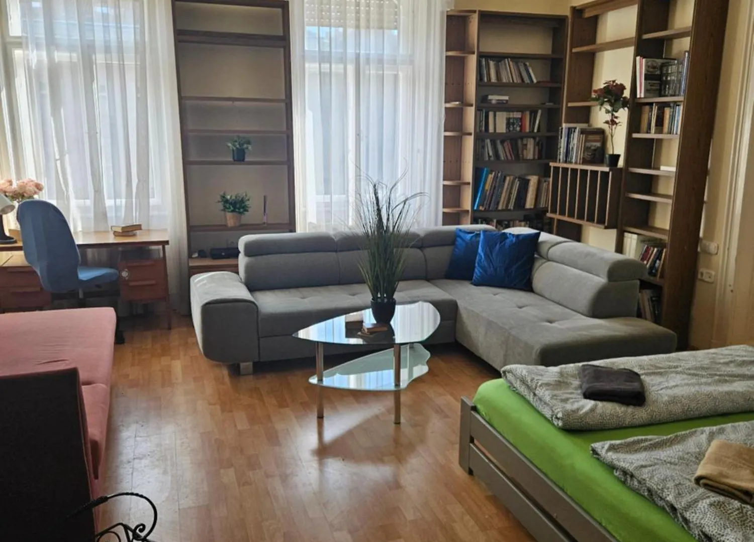 Cozy Apartment And Rooms Near Kalvin Square Budapest Hungary