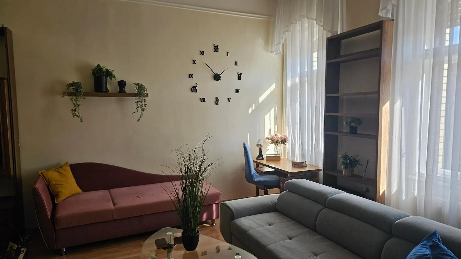 Cozy Apartment And Rooms Near Kalvin Square Budapest 0*,