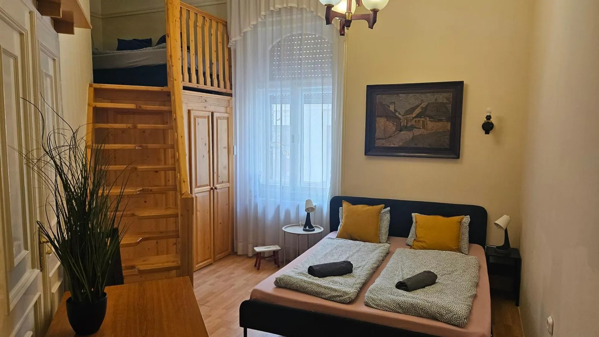 Cozy Apartment And Rooms Near Kalvin Square Budapest