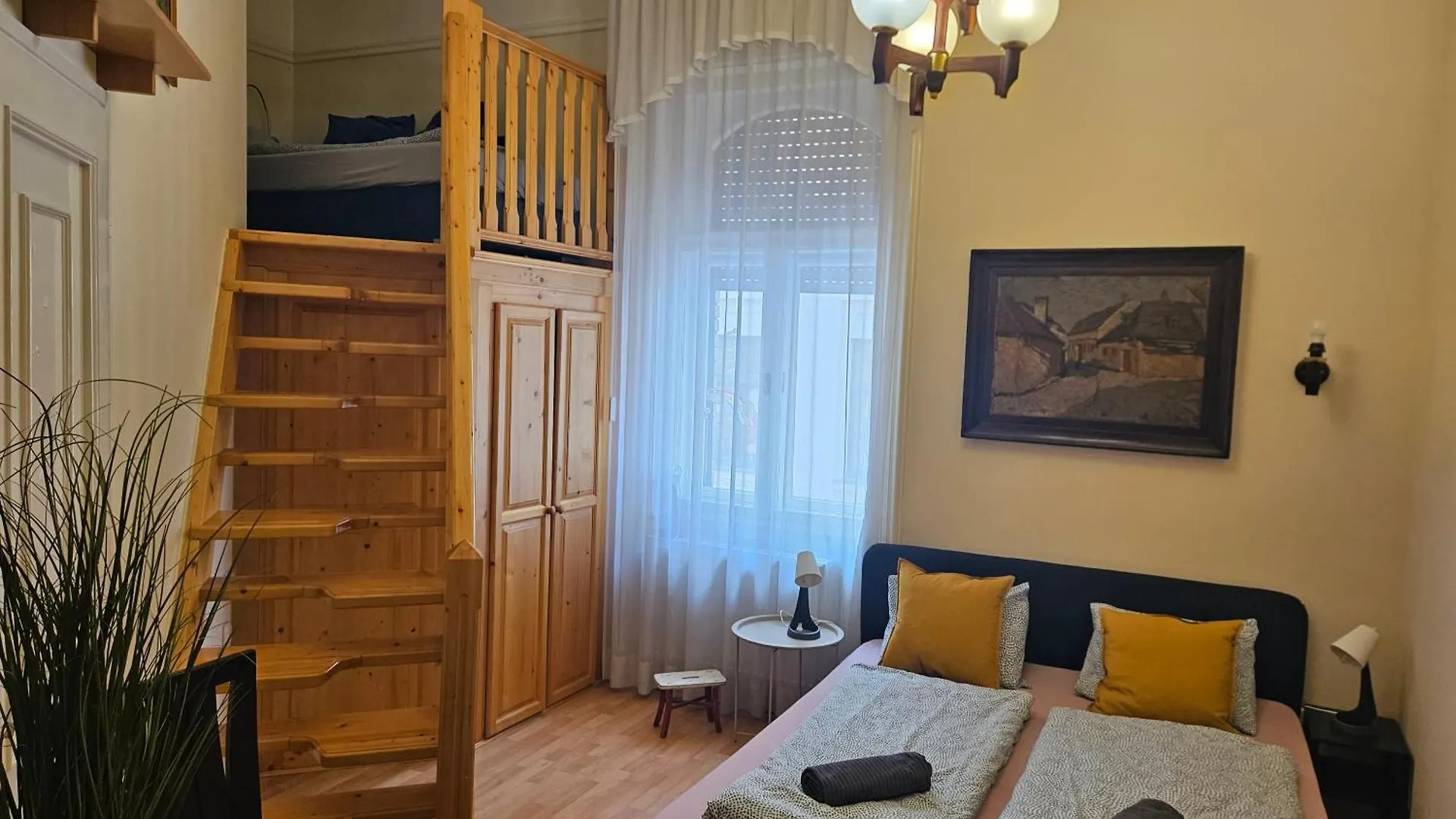 Cozy Apartment And Rooms Near Kalvin Square Budapest Hungary