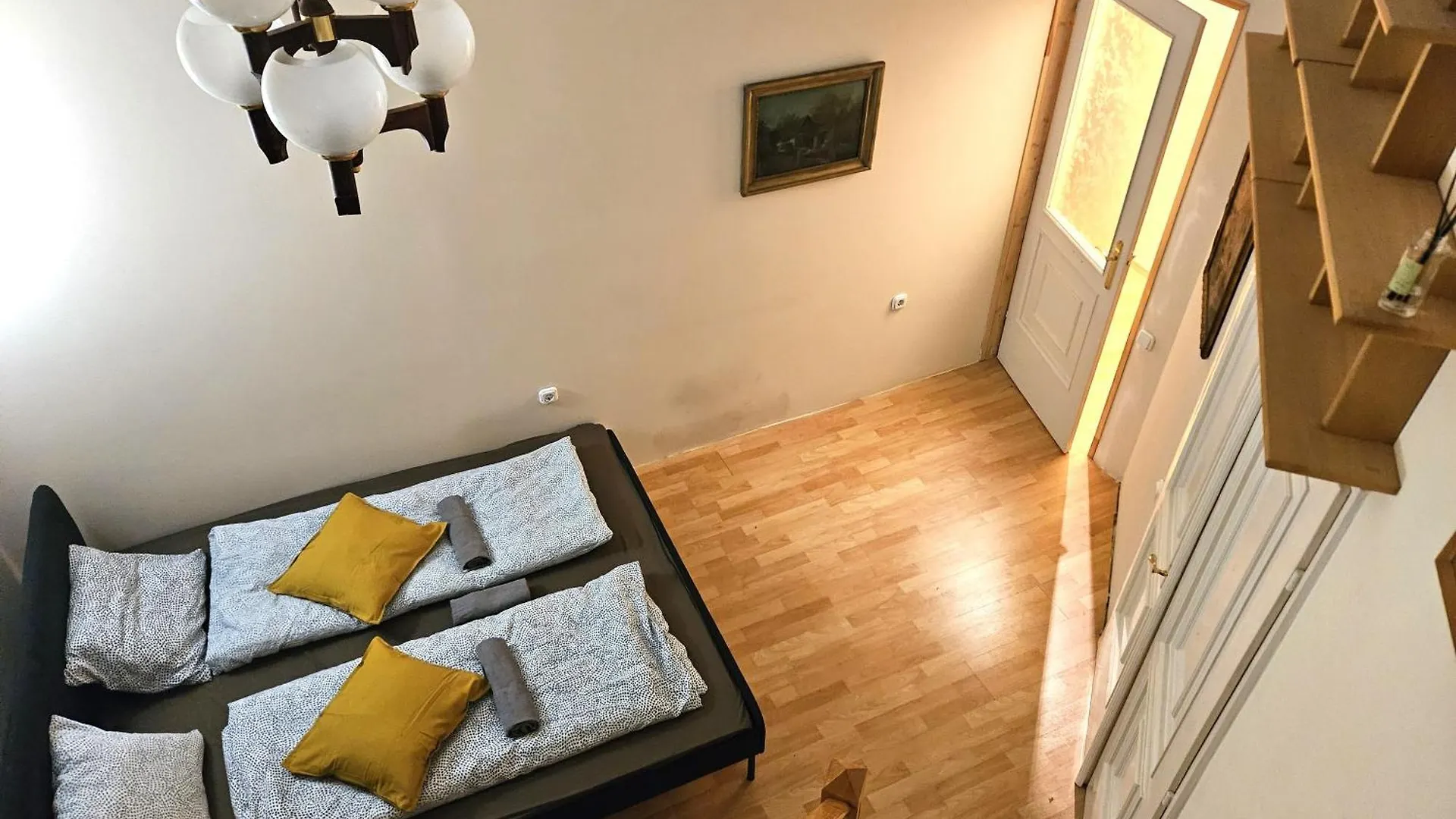Cozy Apartment And Rooms Near Kalvin Square Budapest