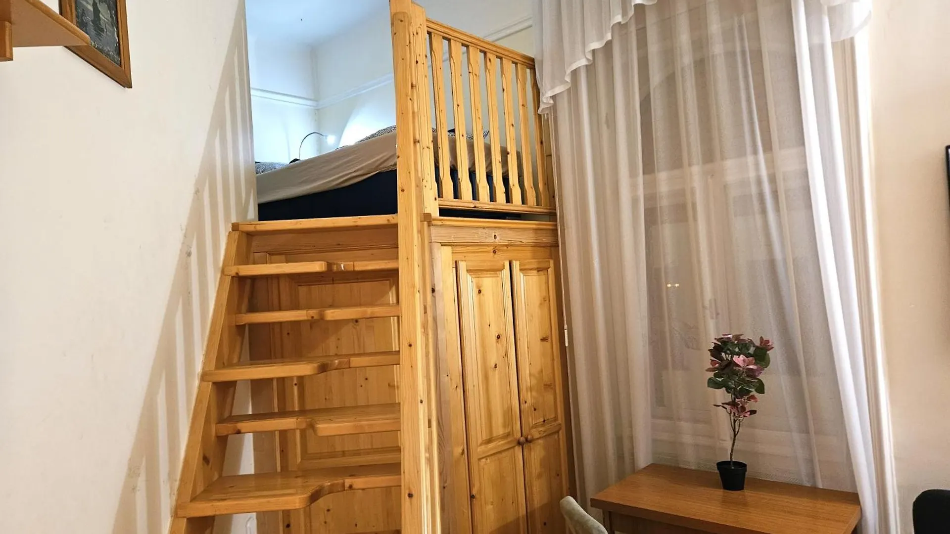 Cozy Apartment And Rooms Near Kalvin Square Budapest