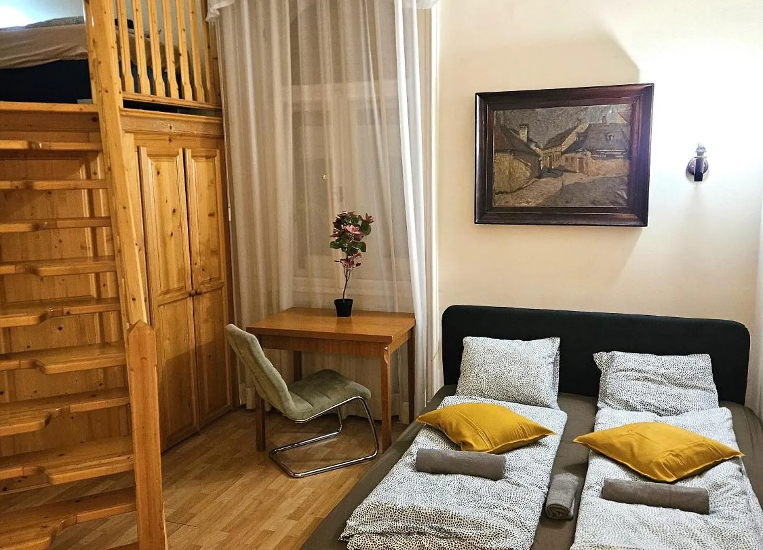 Cozy Apartment And Rooms Near Kalvin Square Budapest