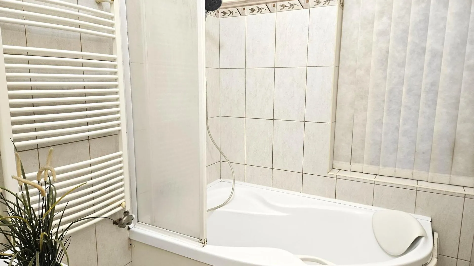 Cozy Apartment And Rooms Near Kalvin Square Budapest