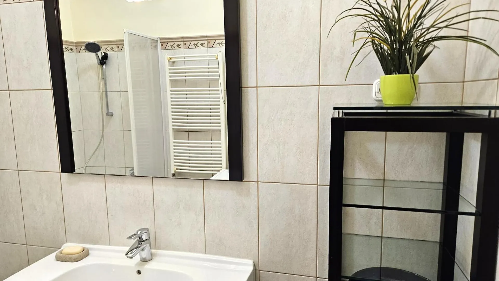 Cozy Apartment And Rooms Near Kalvin Square Budapest 0*,